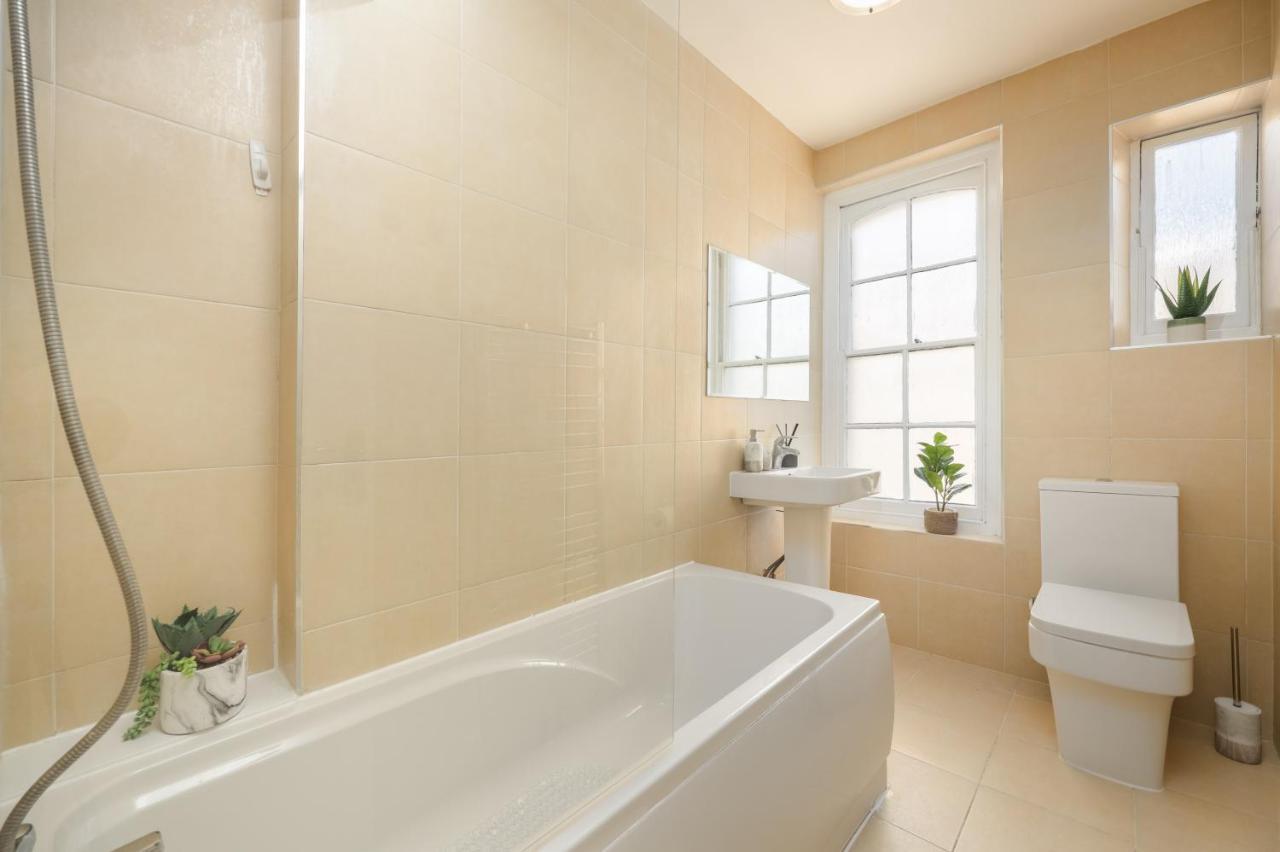Modern One Bedroom Apartment Next To Old Street 런던 외부 사진